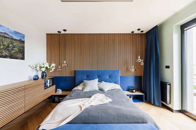 Phòng ngủ kết hợp giữa nâu và xanh coban